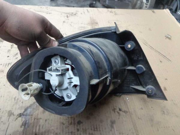 FEU ARRIERE DROIT SEAT - Vue 2